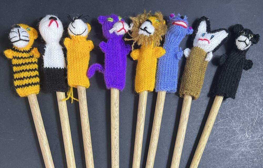 New Predator Animal Finger Puppet Set of 8 Wolf Bear Fox Lion Tiger Panda Puma W